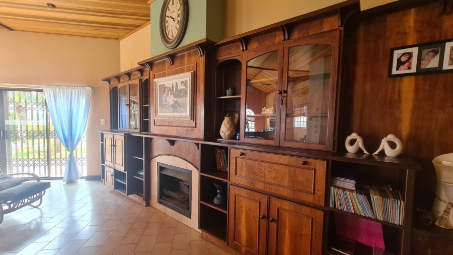 5 Bedroom Property for Sale in Wilgeboom A H North West